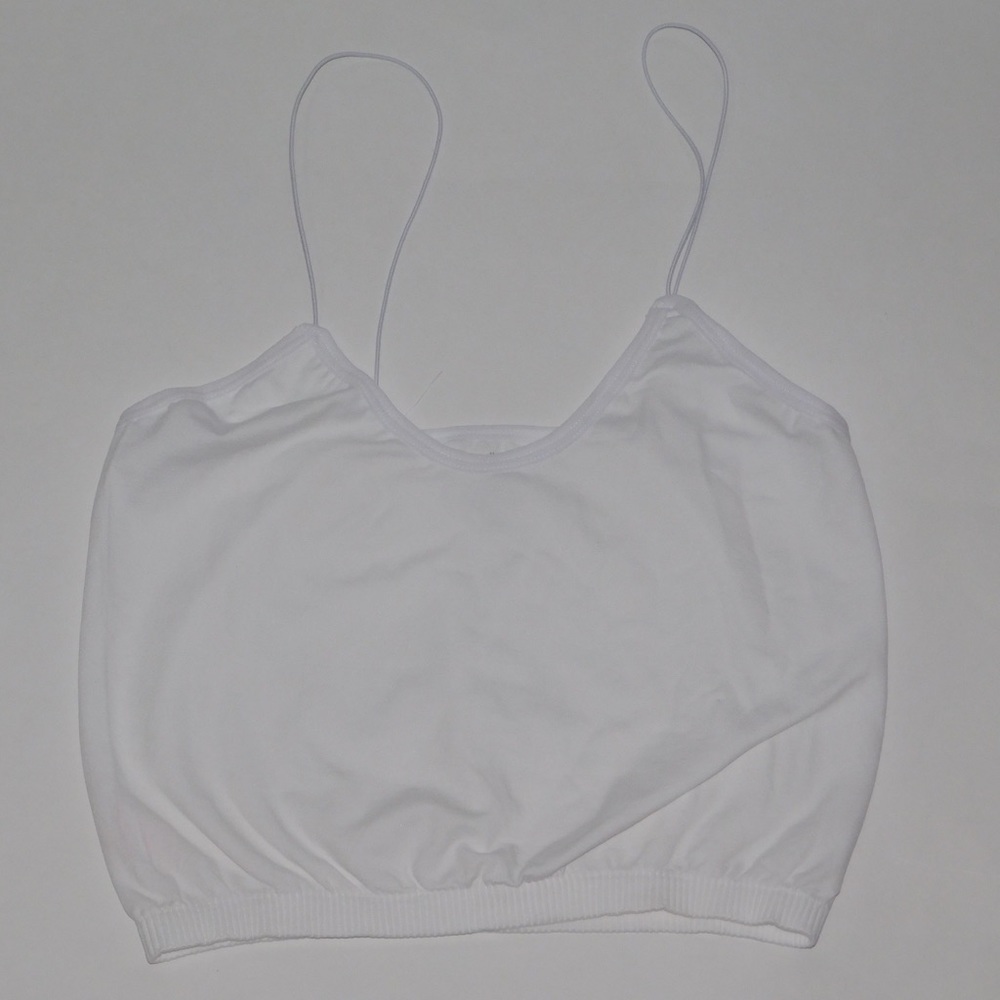 NWOT Cute and simple whit tank / crop top